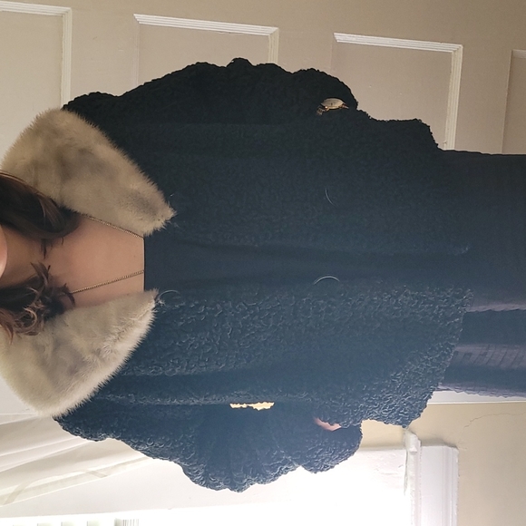 Eaton's persian lamb coat , with mink collar - Picture 12 of 13